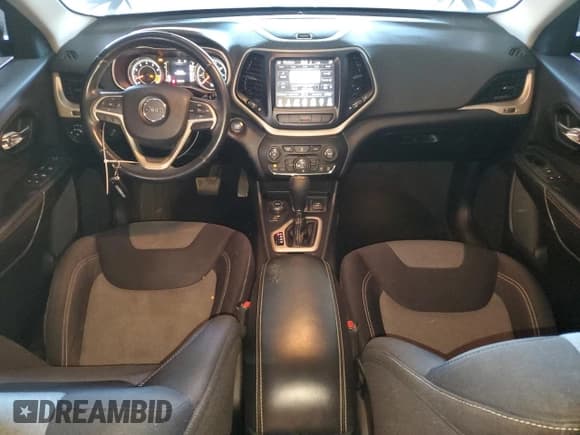 ✅ 2014 Jeep Cherokee Latitude • VIN: 1C4PJMCS3EW145439 • Lot: 89907745. Wystawiony na Copart z przebiegiem 146 950 mil. Bezpłatny archiwum sprzedaży aukcyjnych z USA i szczegółowy raport historii pojazdu na DreamBid. Zdjęcie 8.