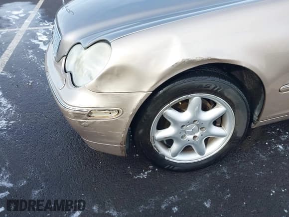 ✅ 2002 Mercedes-Benz C 230/260/280/320 • VIN: WDBRF64J62F205588 • Lot: 41619259. Wystawiony na IAAI z przebiegiem 172 783 mil. Bezpłatny archiwum sprzedaży aukcyjnych z USA i szczegółowy raport historii pojazdu na DreamBid. Zdjęcie 6.