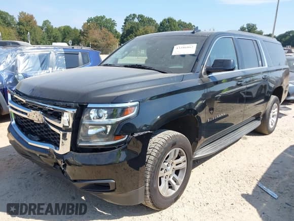 ✅ 2019 Chevrolet Suburban LT • VIN: 1GNSCHKC9KR375252 • Lot: 43286862. Wystawiony na IAAI z przebiegiem 214 493 mil. Bezpłatny archiwum sprzedaży aukcyjnych z USA i szczegółowy raport historii pojazdu na DreamBid. Zdjęcie 2.