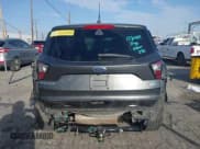 ✅ 2017 Ford Escape SE • VIN: 1FMCU9GD6HUB87002 • Lot: 41692708. Wystawiony na IAAI z przebiegiem 112 093 mil. Bezpłatny archiwum sprzedaży aukcyjnych z USA i szczegółowy raport historii pojazdu na DreamBid. Zdjęcie 6.