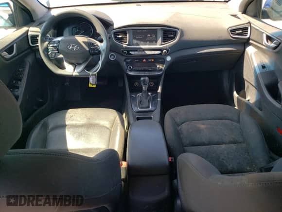 ✅ 2018 Hyundai Ioniq Blue • VIN: KMHC65LC5JU101751 • Лот: 69123284. Размещён на Copart с пробегом 253 012 миль миль. Получите бесплатный доступ к архиву аукционных продаж из США и посмотрите подробный отчёт об истории автомобиля на DreamBid. Изображение 8.