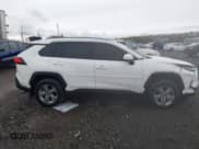 ✅ 2022 Toyota RAV4 Hybrid XLE • VIN: 4T3RWRFV0NU077659 • Lot: 43387394. Wystawiony na IAAI z przebiegiem 49 278 mil. Bezpłatny archiwum sprzedaży aukcyjnych z USA i szczegółowy raport historii pojazdu na DreamBid. Zdjęcie 13.