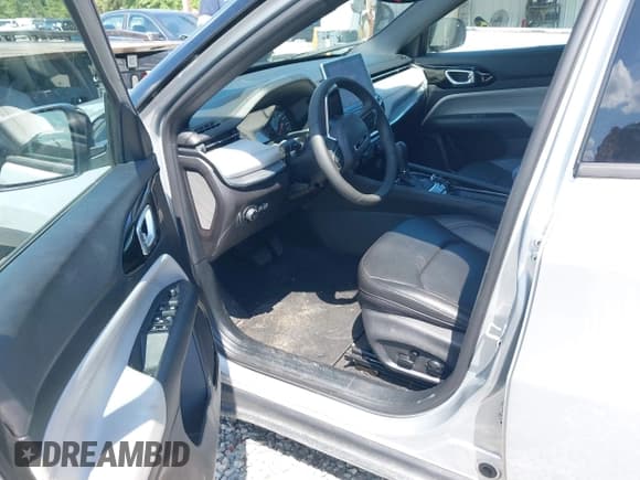 ✅ 2024 Jeep Compass Limited • VIN: 3C4NJDCN0RT125579 • Lot: 42313629. Wystawiony na IAAI z przebiegiem 39 137 mil. Bezpłatny archiwum sprzedaży aukcyjnych z USA i szczegółowy raport historii pojazdu na DreamBid. Zdjęcie 5.