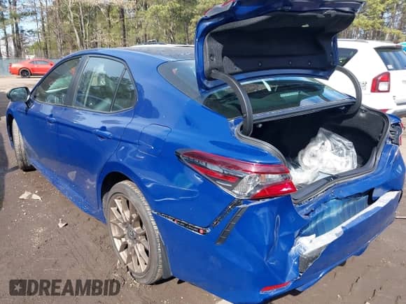 2023 Toyota Camry SE with VIN 4T1G11BK1PU098079, listed as a IAAI auction lot 41663463 with 38,070 mi miles and . Bid and sale history available at DreamBid. Image 3.