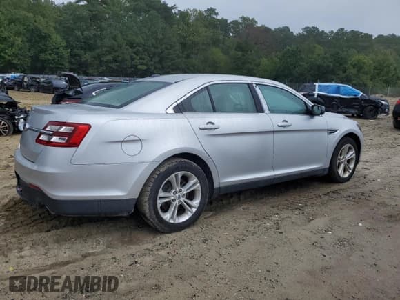 ✅ 2017 Ford Taurus SE • VIN: 1FAHP2D89HG120043 • Лот: 81023475. Опубликован ранее на Copart с пробегом 127 730 миль. Бесплатный доступ к архиву аукционных продаж из США и подробный отчёт об истории автомобиля на DreamBid. Изображение 3.