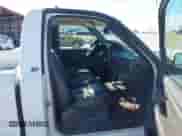 2004 Chevrolet Silverado 1500 Work Truck z VIN 1GCEC14V44Z314647, wystawiony jako IAAI lot #43253243 z przebiegiem Nie podano mil oraz . Historia ofert i sprzedaży dostępna na DreamBid. Obrazek 5.