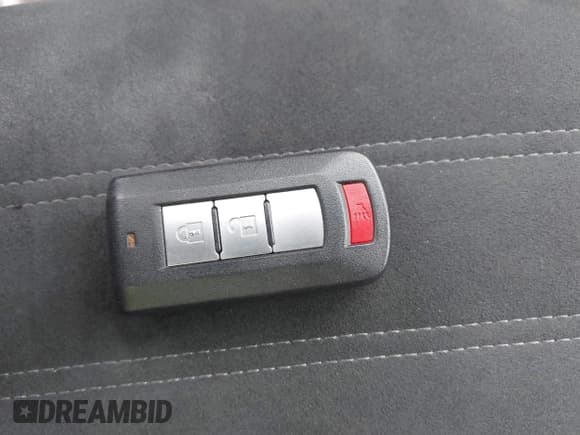 ✅ 2020 Mitsubishi Outlander SE • VIN: JA4AD3A33LZ048315 • Lot: 34935527. Wystawiony na IAAI z przebiegiem 13 986 mil. Bezpłatny archiwum sprzedaży aukcyjnych z USA i szczegółowy raport historii pojazdu na DreamBid. Zdjęcie 11.