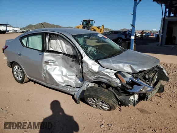 ✅ 2017 Nissan Versa SV • VIN: 3N1CN7AP2HL812078 • Лот: 91441035. Опубликован ранее на Copart с пробегом Не указан. Бесплатный доступ к архиву аукционных продаж из США и подробный отчёт об истории автомобиля на DreamBid. Изображение 4.