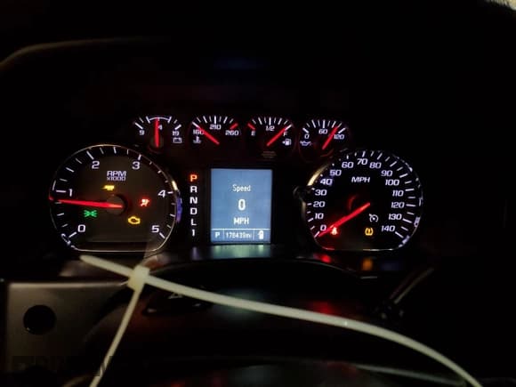 ✅ 2017 Chevrolet Silverado 2500HD Work Truck • VIN: 1GC1KUEYXHF231677 • Lot: 47259475. Wystawiony na Copart z przebiegiem 178 439 mil. Bezpłatny archiwum sprzedaży aukcyjnych z USA i szczegółowy raport historii pojazdu na DreamBid. Zdjęcie 9.