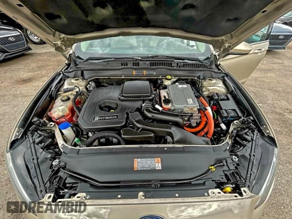 ✅ 2018 Ford Fusion S • VIN: 3FA6P0UU3JR100345 • Lot: 94828225. Wystawiony na Copart z przebiegiem 46 569 mil. Bezpłatny archiwum sprzedaży aukcyjnych z USA i szczegółowy raport historii pojazdu na DreamBid. Zdjęcie 7.