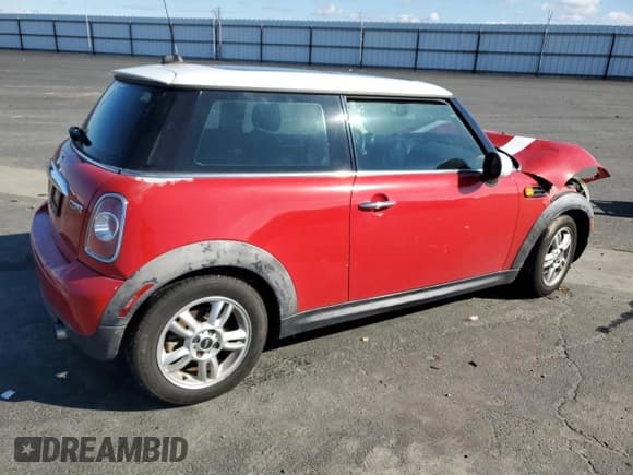 ✅ 2012 MINI Hardtop • VIN: WMWSU3C56CT540863 • Lot: 93557405. Wystawiony na Copart z przebiegiem 177 467 mil. Bezpłatny archiwum sprzedaży aukcyjnych z USA i szczegółowy raport historii pojazdu na DreamBid. Zdjęcie 3.
