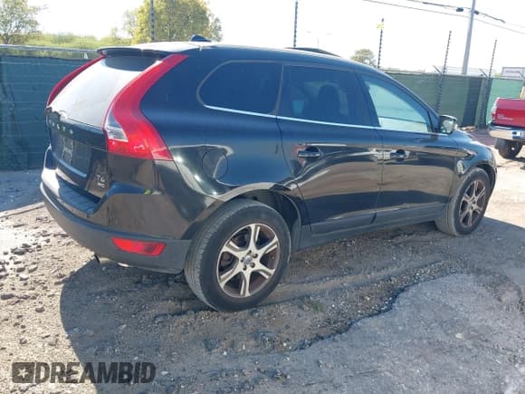 ✅ 2013 Volvo XC60 T6 • VIN: YV4902DZ3D2398632 • Lot: 43621078. Listed on IAAI with 196,196 mi. Free auction sales archive from the USA and detailed vehicle history report at DreamBid. Image 4.
