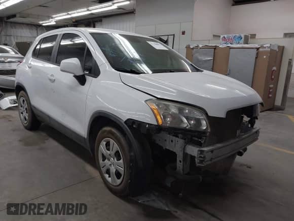 2016 Chevrolet Trax LS z VIN KL7CJKSB9GB584625, wystawiony jako IAAI lot #43358803 z przebiegiem 110 649 mil mil oraz . Historia ofert i sprzedaży dostępna na DreamBid. Obrazek 1.