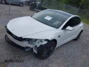 ✅ 2024 Tesla Model 3 • VIN: 5YJ3E1EA5RF717613 • Lot: 42444791. Wystawiony na IAAI z przebiegiem Nie podano. Bezpłatny archiwum sprzedaży aukcyjnych z USA i szczegółowy raport historii pojazdu na DreamBid. Zdjęcie 18.