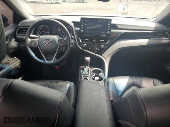 2022 Toyota Camry XLE z VIN 4T1F11AK7NU034073, wystawiony jako Copart lot #57094255 z przebiegiem 65 899 mil mil oraz Szkoda całkowita • Salvage title. Historia ofert i sprzedaży dostępna na DreamBid. Obrazek 8.