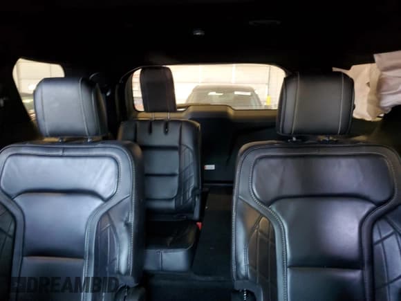 ✅ 2018 Ford Explorer Platinum • VIN: 1FM5K8HT6JGA34459 • Lot: 91838085. Wystawiony na Copart z przebiegiem Nie podano. Bezpłatny archiwum sprzedaży aukcyjnych z USA i szczegółowy raport historii pojazdu na DreamBid. Zdjęcie 10.