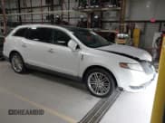 ✅ 2013 Lincoln MKT EcoBoost • VIN: 2LMHJ5AT3DBL56954 • Лот: 41705877. Опубликован ранее на IAAI с пробегом 148 771 миль. Бесплатный доступ к архиву аукционных продаж из США и подробный отчёт об истории автомобиля на DreamBid. Изображение 1.