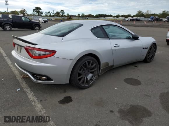✅ 2008 Maserati GranTurismo • VIN: ZAMGJ45A980037818 • Lot: 86491335. Wystawiony na Copart z przebiegiem 32 210 mil. Bezpłatny archiwum sprzedaży aukcyjnych z USA i szczegółowy raport historii pojazdu na DreamBid. Zdjęcie 3.