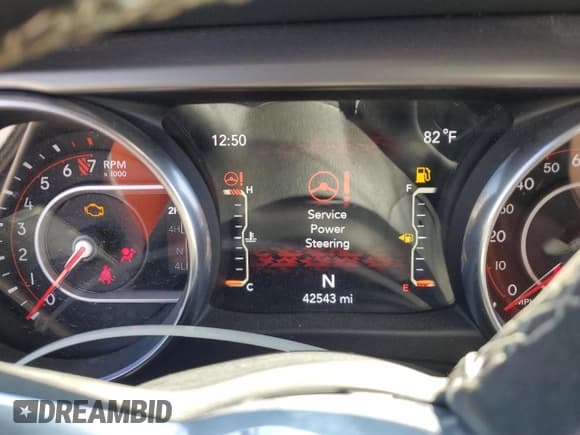 ✅ 2020 Jeep Wrangler Unlimited Rubicon • VIN: 1C4HJXFG9LW243756 • Lot: 71094345. Wystawiony na Copart z przebiegiem 42 543 mil. Bezpłatny archiwum sprzedaży aukcyjnych z USA i szczegółowy raport historii pojazdu na DreamBid. Zdjęcie 9.