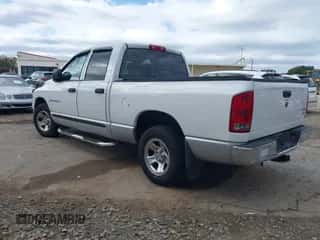 2005 Dodge 1500 SLT z VIN 1D7HA18N95S135114, wystawiony jako IAAI lot #43433659 z przebiegiem 206 382 mil mil oraz . Historia ofert i sprzedaży dostępna na DreamBid. Obrazek 3.