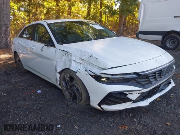 ✅ 2025 Hyundai Elantra Limited • VIN: KMHLP4DG2SU863428 • Lot: 43470613. Wystawiony na IAAI z przebiegiem 21 184 mil. Bezpłatny archiwum sprzedaży aukcyjnych z USA i szczegółowy raport historii pojazdu na DreamBid. Zdjęcie 1.