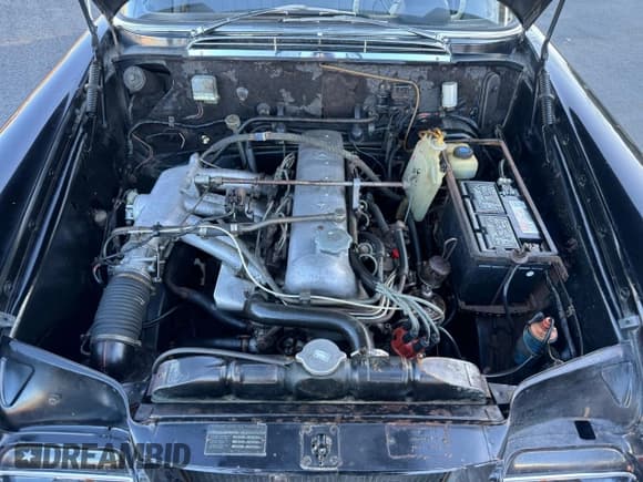 ✅ 1965 Mercedes-Benz 220 • VIN: 12012661 • Lot: 43287125. Wystawiony na Copart z przebiegiem 80 861 mil. Bezpłatny archiwum sprzedaży aukcyjnych z USA i szczegółowy raport historii pojazdu na DreamBid. Zdjęcie 7.