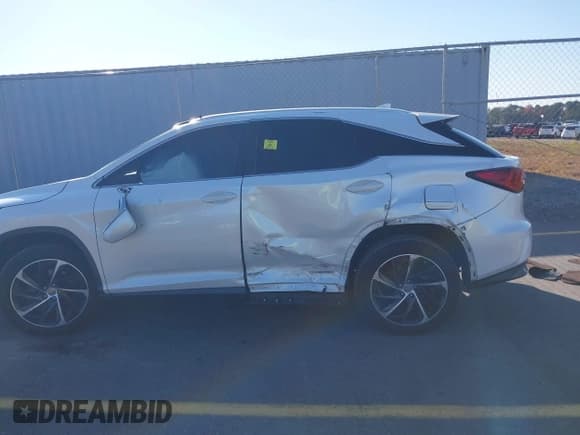 ✅ 2017 Lexus RX 450h • VIN: 2T2BGMCA2HC014141 • Lot: 43608104. Wystawiony na IAAI z przebiegiem 73 276 mil. Bezpłatny archiwum sprzedaży aukcyjnych z USA i szczegółowy raport historii pojazdu na DreamBid. Zdjęcie 14.