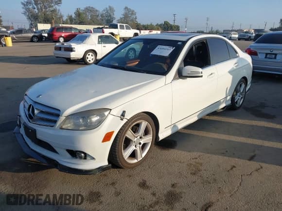 ✅ 2011 Mercedes-Benz C 300 Sport • VIN: WDDGF5EB6BR178133 • Лот: 43604263. Опубликован ранее на IAAI с пробегом 202 087 миль. Бесплатный доступ к архиву аукционных продаж из США и подробный отчёт об истории автомобиля на DreamBid. Изображение 2.