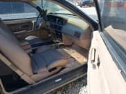 ✅ 1992 Lincoln Mark VIII • VIN: 1LNCM93E8NY623481 • Lot: 41835294. Wystawiony na IAAI z przebiegiem 123 271 mil. Bezpłatny archiwum sprzedaży aukcyjnych z USA i szczegółowy raport historii pojazdu na DreamBid. Zdjęcie 5.