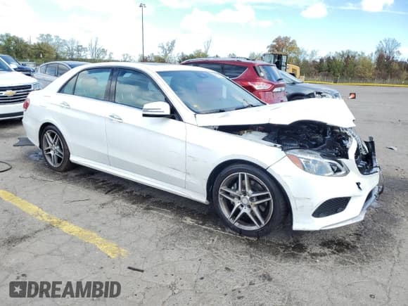 ✅ 2016 Mercedes-Benz E 350 Sport • VIN: WDDHF8JB9GB255072 • Lot: 86076735. Wystawiony na Copart z przebiegiem 101 342 mil. Bezpłatny archiwum sprzedaży aukcyjnych z USA i szczegółowy raport historii pojazdu na DreamBid. Zdjęcie 4.