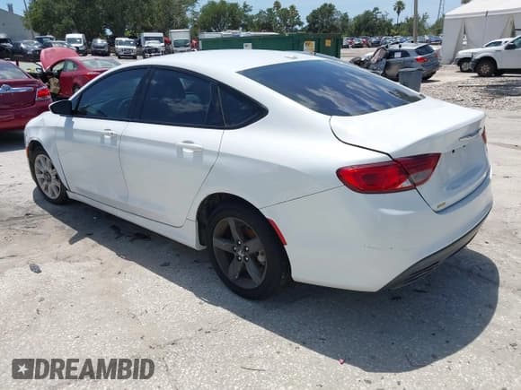 ✅ 2015 Chrysler 200 S • VIN: 1C3CCCBB8FN715368 • Lot: 42492720. Listed on IAAI with 175,847 mi. Free auction sales archive from the USA and detailed vehicle history report at DreamBid. Image 3.