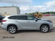 ✅ 2020 Toyota Highlander LE • VIN: 5TDBZRBH8LS511947 • Lot: 43113104. Listed on IAAI with 64,294 mi. Free auction sales archive from the USA and detailed vehicle history report at DreamBid. Image 14.