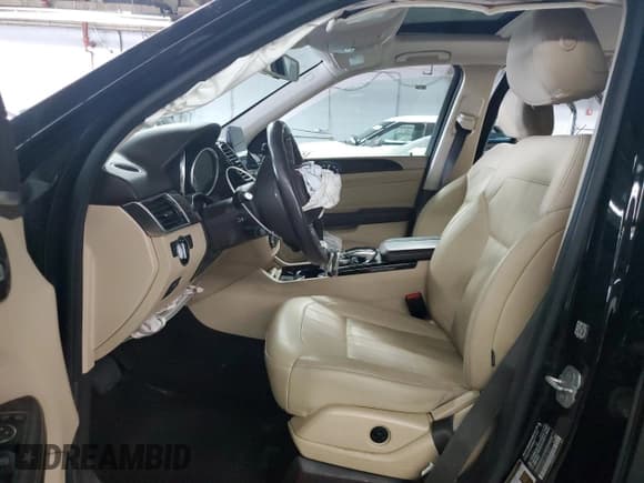 ✅ 2017 Mercedes-Benz GLE 350 • VIN: 4JGDA5HB8HA863499 • Lot: 82425115. Wystawiony na Copart z przebiegiem Nie podano. Bezpłatny archiwum sprzedaży aukcyjnych z USA i szczegółowy raport historii pojazdu na DreamBid. Zdjęcie 7.