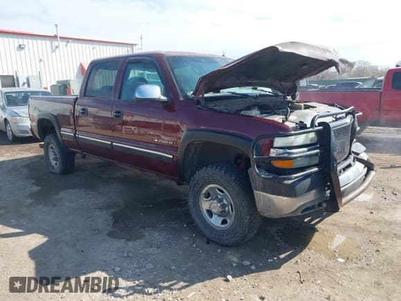 ✅ 2001 Chevrolet Silverado 2500HD LS • VIN: 1GCHK23UX1F185812 • Lot: 41879549. Listed on IAAI with 212,295 mi. Free auction sales archive from the USA and detailed vehicle history report at DreamBid. Image 1.