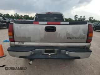 1999 Chevrolet Silverado 2500 LS с VIN 1GCGC29U9XE230351, выставлен на аукционе Copart как лот 55253335 с пробегом 361 370 миль миль и Списание • Salvage title. История ставок и продаж доступна на DreamBid. Изображение 6.