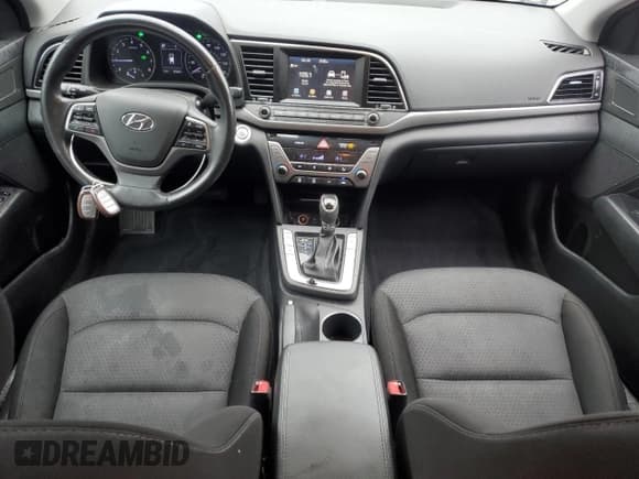 ✅ 2017 Hyundai Elantra Value Edition • VIN: 5NPD84LF5HH118481 • Lot: 90295175. Listed on Copart with 97,422 mi. Free auction sales archive from the USA and detailed vehicle history report at DreamBid. Image 8.