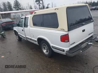 ✅ 1998 Chevrolet S-10 LS • VIN: 1GCCS194XW8233641 • Лот: 41590178. Опубликован ранее на IAAI с пробегом 165 350 миль. Бесплатный доступ к архиву аукционных продаж из США и подробный отчёт об истории автомобиля на DreamBid. Изображение 3.