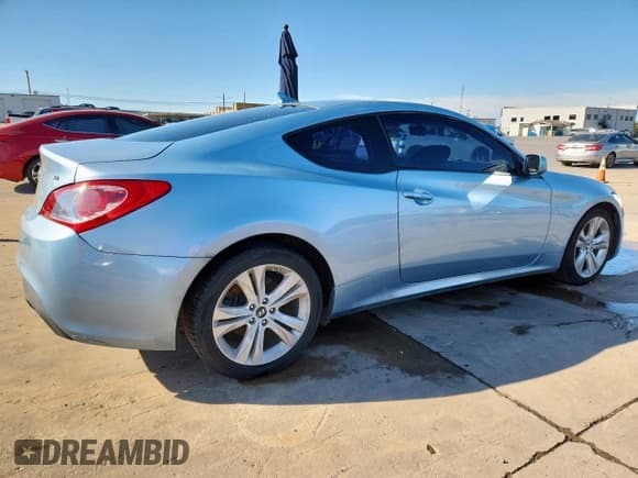 ✅ 2010 Hyundai Genesis Coupe Track • VIN: KMHHU6KHXAU012840 • Lot: 92230285. Listed on Copart with 218,466 mi. Free auction sales archive from the USA and detailed vehicle history report at DreamBid. Image 3.