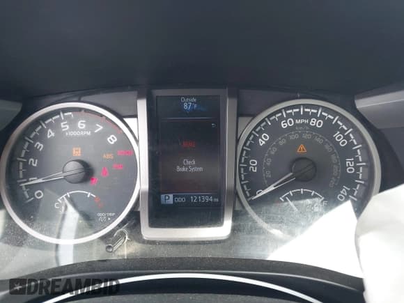 ✅ 2017 Toyota Tacoma SR • VIN: 5TFAX5GN3HX078788 • Lot: 43216798. Listed on IAAI with 121,394 mi. Free auction sales archive from the USA and detailed vehicle history report at DreamBid. Image 7.