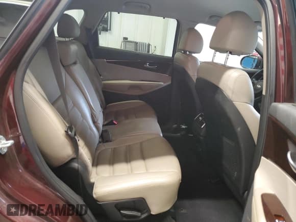 ✅ 2018 Kia Sorento EX • VIN: 5XYPHDA15JG354792 • Лот: 91345735. Опубликован ранее на Copart с пробегом 140 277 миль. Бесплатный доступ к архиву аукционных продаж из США и подробный отчёт об истории автомобиля на DreamBid. Изображение 11.