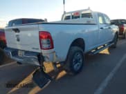 ✅ 2019 Ram 2500 Tradesman • VIN: 3C6UR5HJ0KG551410 • Lot: 43595939. Wystawiony na IAAI z przebiegiem 118 224 mil. Bezpłatny archiwum sprzedaży aukcyjnych z USA i szczegółowy raport historii pojazdu na DreamBid. Zdjęcie 4.