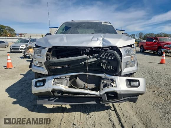 ✅ 2017 Ford F-150 XL • VIN: 1FTEW1EF9HFB61611 • Lot: 89479995. Wystawiony na Copart z przebiegiem 143 342 mil. Bezpłatny archiwum sprzedaży aukcyjnych z USA i szczegółowy raport historii pojazdu na DreamBid. Zdjęcie 5.