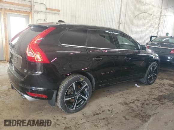 ✅ 2016 Volvo XC60 T6 Drive-E R-Design Platinum • VIN: YV449MRS1G2875912 • Лот: 47652025. Опубликован ранее на Copart с пробегом 129 127 миль. Бесплатный доступ к архиву аукционных продаж из США и подробный отчёт об истории автомобиля на DreamBid. Изображение 3.