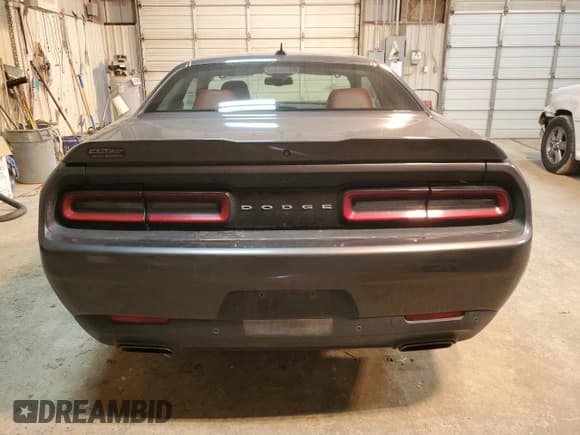 ✅ 2018 Dodge Challenger SXT Plus • VIN: 2C3CDZAG1JH332340 • Lot: 47379674. Wystawiony na Copart z przebiegiem 93 152 mil. Bezpłatny archiwum sprzedaży aukcyjnych z USA i szczegółowy raport historii pojazdu na DreamBid. Zdjęcie 6.