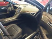 ✅ 2018 Lincoln MKZ Select • VIN: 3LN6L5C9XJR628606 • Lot: 41688892. Wystawiony na IAAI z przebiegiem 76 612 mil. Bezpłatny archiwum sprzedaży aukcyjnych z USA i szczegółowy raport historii pojazdu na DreamBid. Zdjęcie 5.