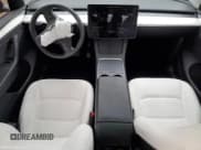 ✅ 2024 Tesla Model Y Long Range • VIN: 7SAYGDEE8RA241541 • Лот: 47791135. Опубликован ранее на Copart с пробегом 22 260 миль. Бесплатный доступ к архиву аукционных продаж из США и подробный отчёт об истории автомобиля на DreamBid. Изображение 8.