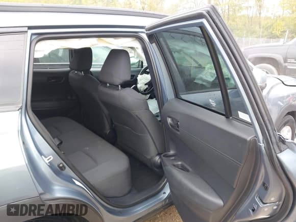 ✅ 2024 Toyota Corolla Cross LE • VIN: 7MUCAAAG6RV076303 • Lot: 43518182. Listed on IAAI with 32,242 mi. Free auction sales archive from the USA and detailed vehicle history report at DreamBid. Image 8.