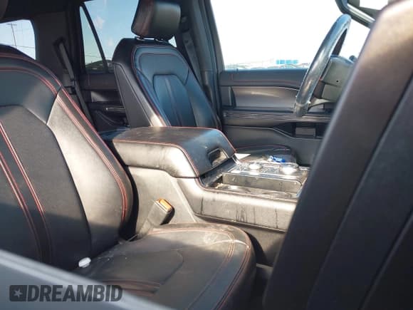 ✅ 2019 Ford Expedition Limited • VIN: 1FMJU2AT4KEA86525 • Lot: 41784517. Wystawiony na IAAI z przebiegiem 66 714 mil. Bezpłatny archiwum sprzedaży aukcyjnych z USA i szczegółowy raport historii pojazdu na DreamBid. Zdjęcie 5.