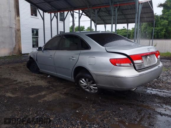 ✅ 2009 Hyundai Azera Limited • VIN: KMHFC46F39A370401 • Lot: 42370957. Listed on IAAI with 202,696 mi. Free auction sales archive from the USA and detailed vehicle history report at DreamBid. Image 3.
