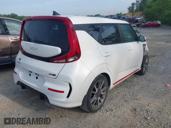 ✅ 2022 Kia Soul GT-Line • VIN: KNDJ63AU8N7151589 • Lot: 42141953. Listed on IAAI with 62,962 mi. Free auction sales archive from the USA and detailed vehicle history report at DreamBid. Image 4.